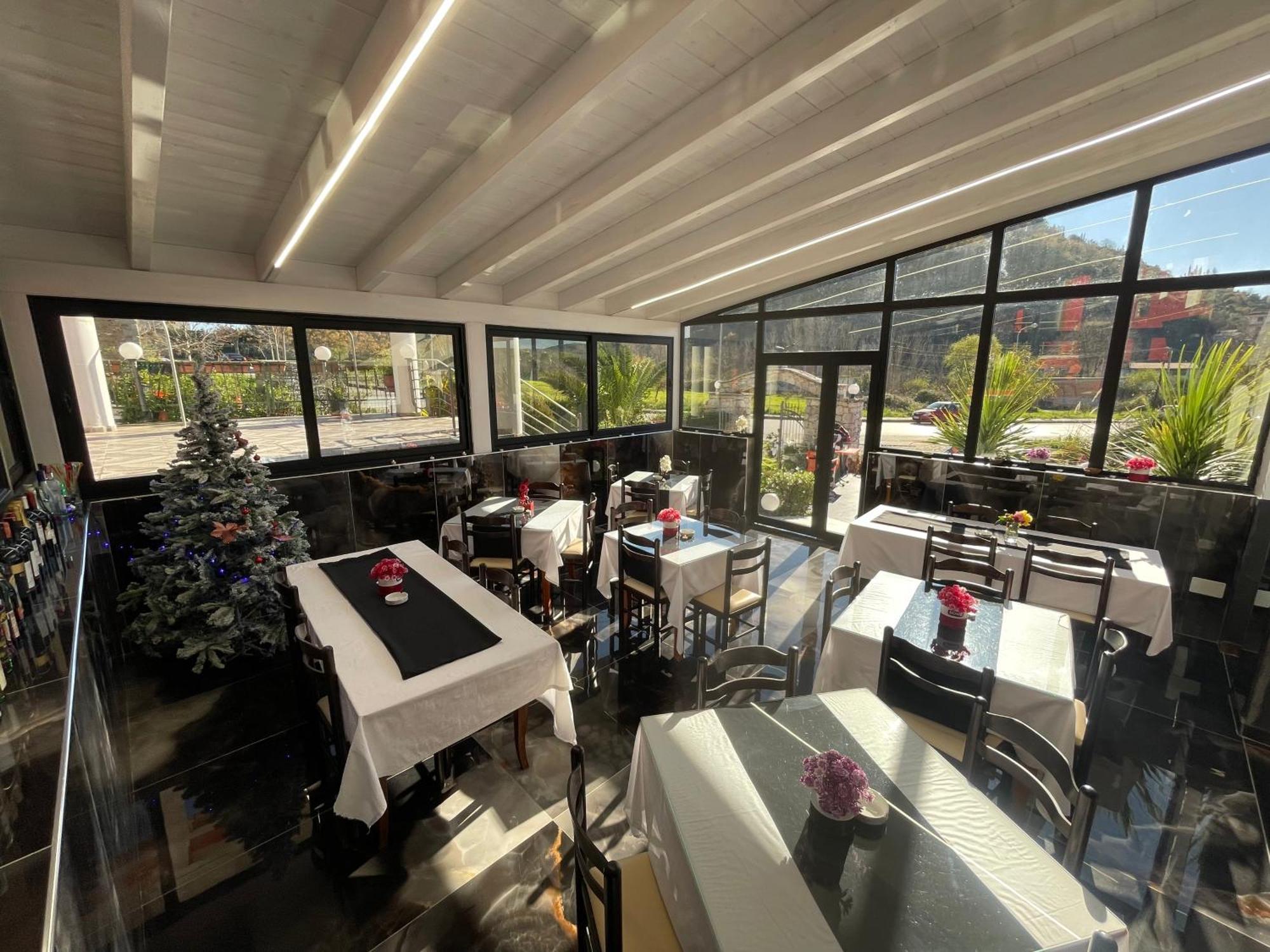 Hotel Bar Restaurant Mete Peshkepi 외부 사진